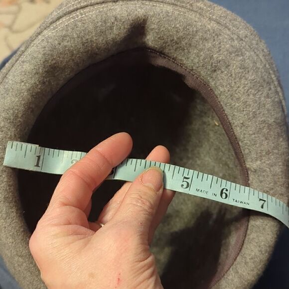 Jacki Vintage Grey Felt Asymetrical Brim Hat, derby - Picture 12 of 14